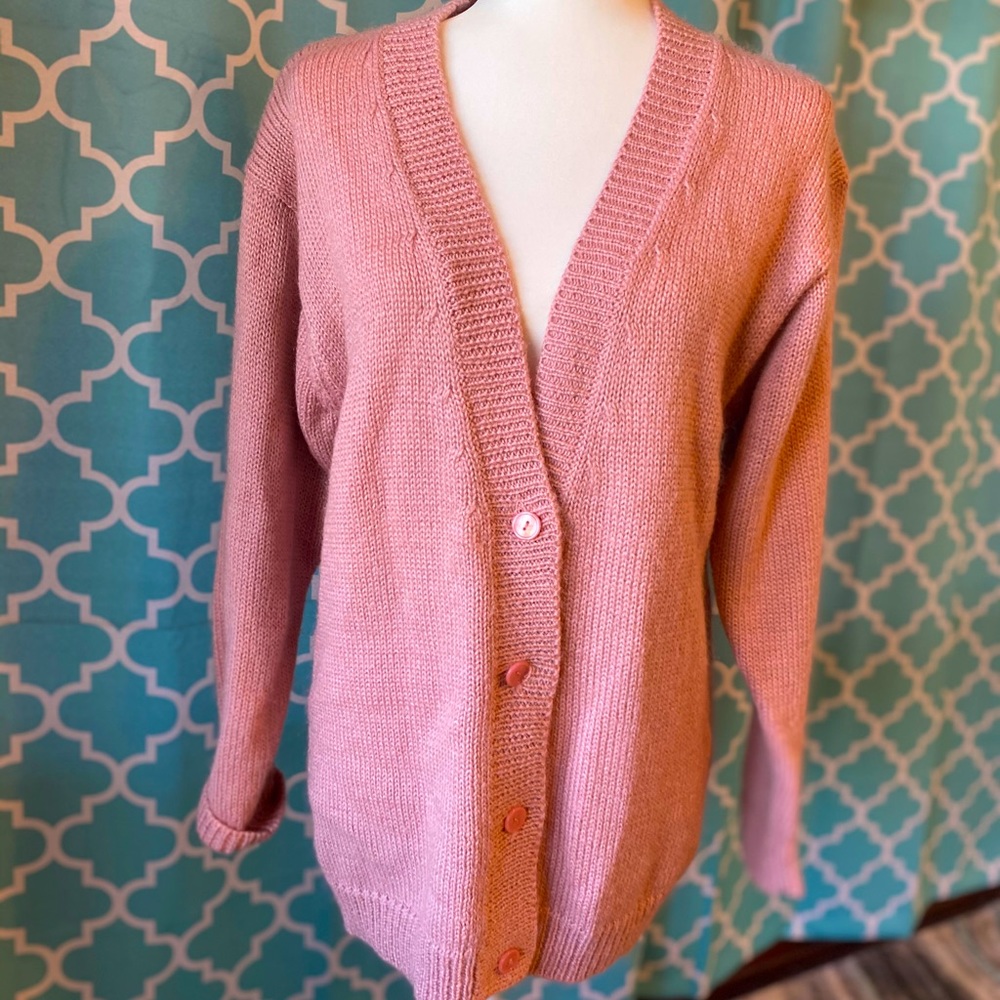 VINTAGE • Pink Wool V-Neck Buttoned Cardigan